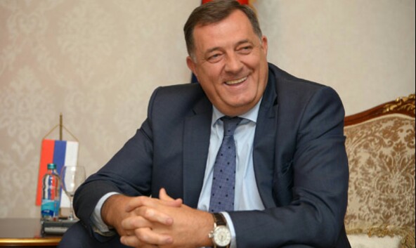 Dodik: Prodavao sam lubenice na pijaci, slušao “Dugme” i lomio ruku zakucavajući