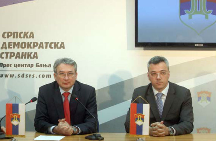 Bosić se povukao sa čela SDS-a, ostavka Tadića