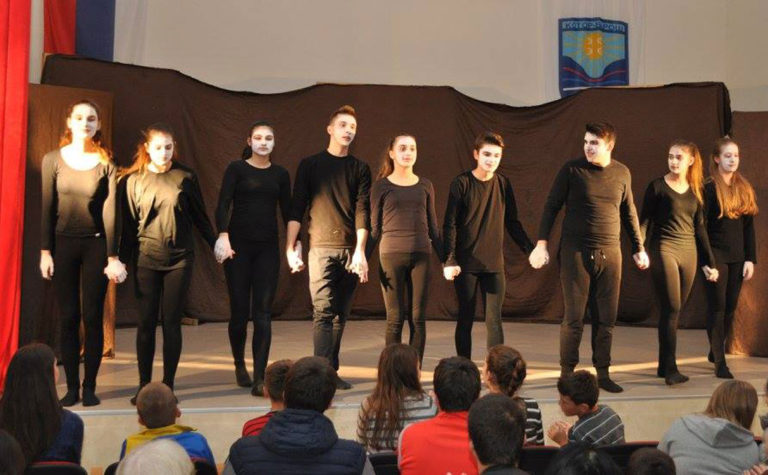 “Varoš fest”: “Kuća lutaka” donijela na scenu svijet u kojem živimo