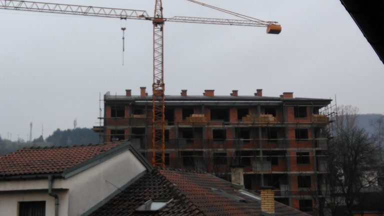 Zgrada pokrivena, stanovi u prodaji