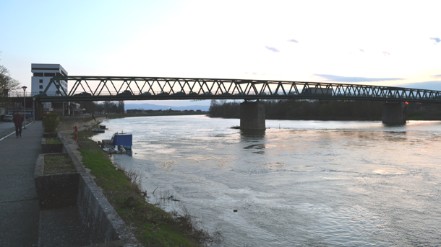 Sati čekanja na prelazak granice sa Hrvatskom