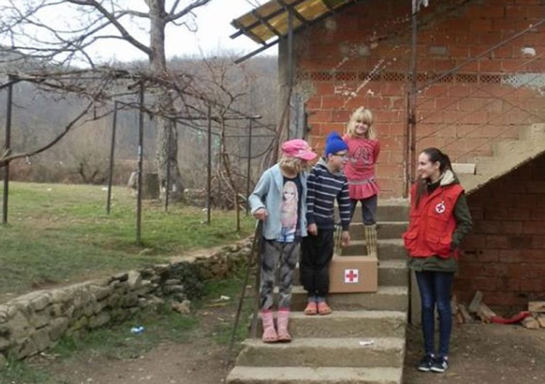 Troje djece i oca u Orahovi obradovali humani mještani Obodnika