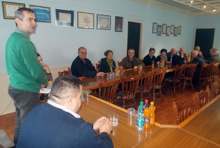 Sakan uručio novčanu pomoć penzionerima